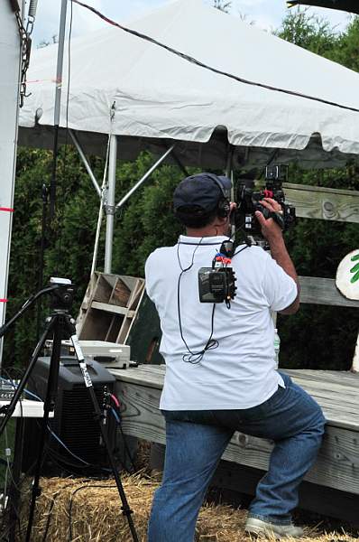 HC08-8-24-08-003-WVVH-PS-DeRosaPhoto