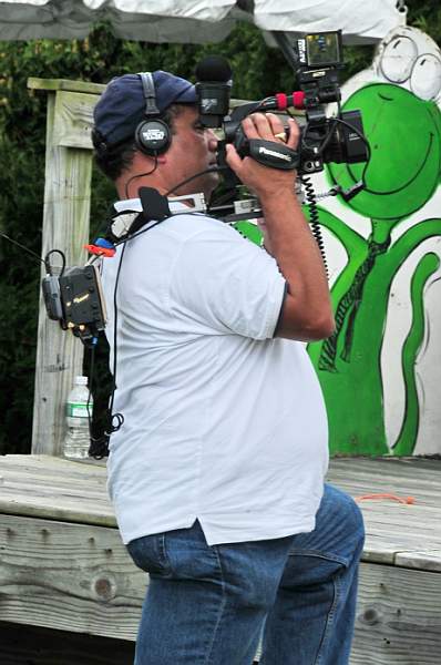 HC08-8-24-08-015-WVVH-PS-DeRosaPhoto