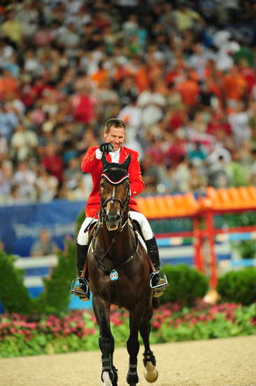 HKSJ-8-21-08-1443-EricLamaze-Hickstead-CAN-DeRosaPhoto