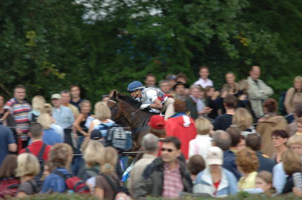 587-WEGXX-KarenO'Connor-8-26-06-&copy;DeRosaPhoto