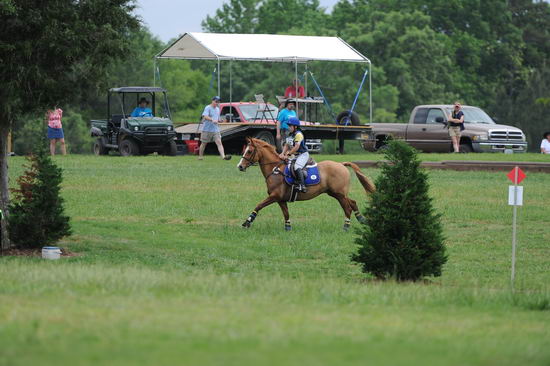 So8ths-5-5-12-XCDay-3736-SarahZimmer-MardiGras-DDeRosaPhoto