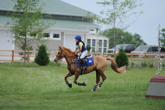 So8ths-5-5-12-XCDay-3756-SarahZimmer-MardiGras-DDeRosaPhoto