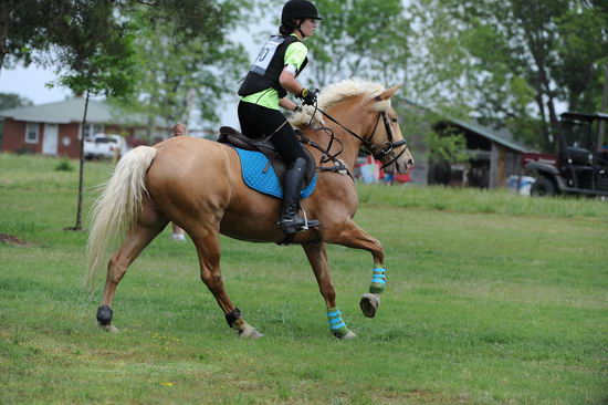 So8ths-5-5-12-XCDay-3871-JamieMiess-InTheZone-DDeRosaPhoto