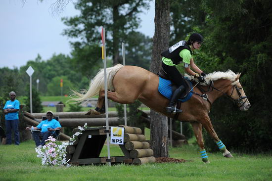 So8ths-5-5-12-XCDay-3878-JamieMiess-InTheZone-DDeRosaPhoto