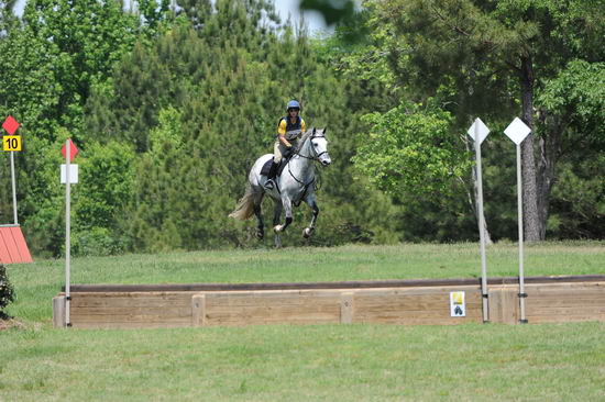 So8ths-5-5-12-XCDay-2998-MicheleLobsinger-GlenlarasPride-DDeRosaPhoto