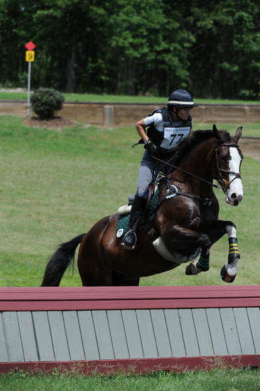 So8ths-5-5-12-XCDay-3293-KindellBillingsley-Keeneland-DDeRosaPhoto