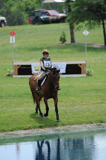 So8ths-5-5-12-XCDay-3341-BeckyBrown-TotallyBroke-DDeRosaPhoto