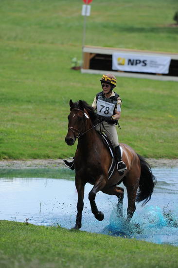 So8ths-5-5-12-XCDay-3346-BeckyBrown-TotallyBroke-DDeRosaPhoto