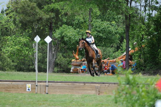 So8ths-5-5-12-XCDay-3367-BeckyBrown-TotallyBroke-DDeRosaPhoto