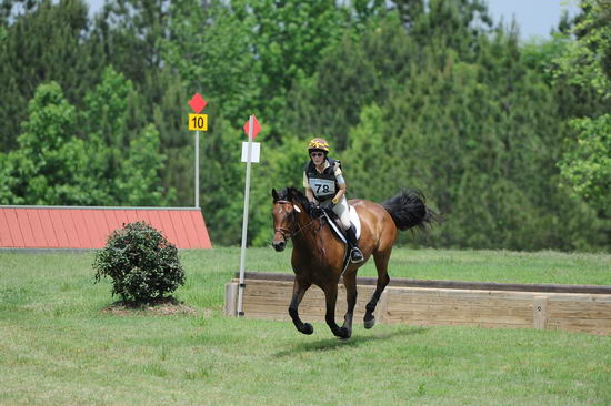 So8ths-5-5-12-XCDay-3372-BeckyBrown-TotallyBroke-DDeRosaPhoto