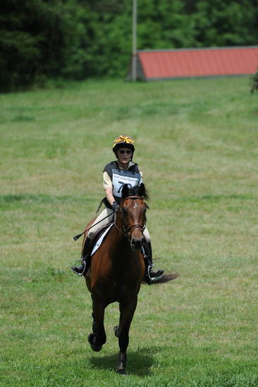 So8ths-5-5-12-XCDay-3373-BeckyBrown-TotallyBroke-DDeRosaPhoto
