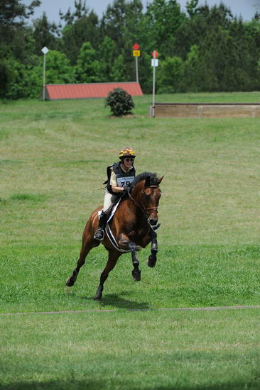 So8ths-5-5-12-XCDay-3375-BeckyBrown-TotallyBroke-DDeRosaPhoto