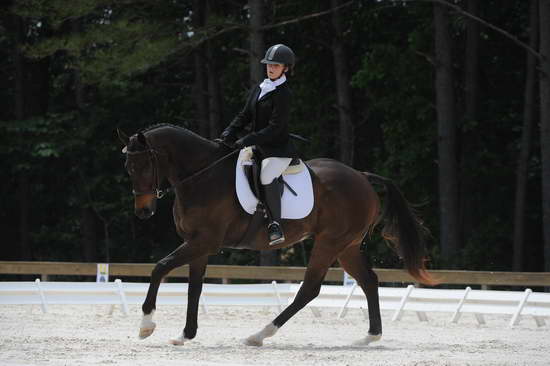 So8ths-5-4-12-Dressage-1307-SydneyParks-RunninAMuck-DDeRosaPhoto