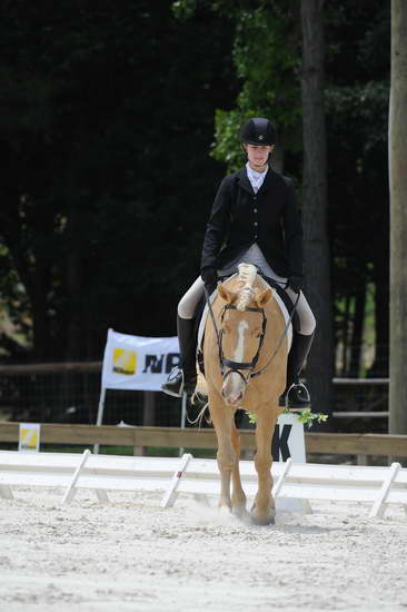 So8ths-5-4-12-Dressage-1407-JamieMiess-InTheZone-DDeRosaPhoto