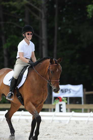 So8ths-5-4-12-Dressage-1085-BeckyBrown-TotallyBroke-DDeRosaPhoto