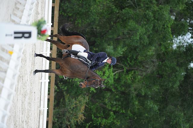 So8ths-5-4-12-Dressage-0627-LindsayStaianoWilliams-TriumphII-DDeRosaPhoto