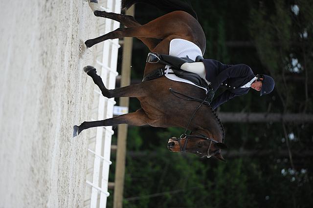 So8ths-5-4-12-Dressage-0628-LindsayStaianoWilliams-TriumphII-DDeRosaPhoto