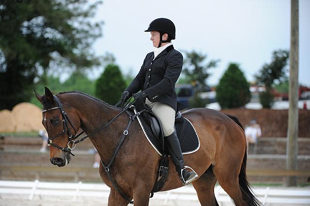So8ths-5-4-12-Dressage-0658-GwenKriskie-Barney-DDeRosaPhoto