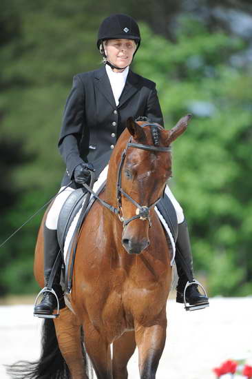 So8ths-5-4-12-Dressage-0741-HeidiBeaumont-SouthBoundary-DDeRosaPhoto
