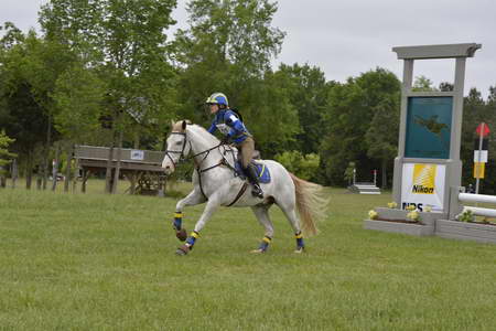 So8ths-5-4-13-XC2-7818-LaurieWettstone-Moonstruck-DDeRosaPhoto