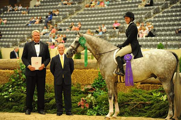 USHJA-Derby-Rnd2-Awards-DER_0037-Taken-KelleyFarmer-DDeRosaPhoto.jpg