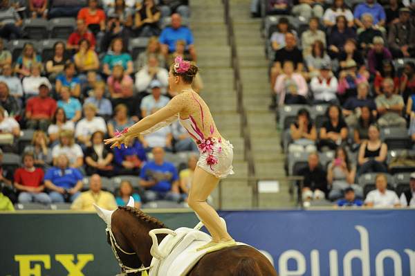 WEG3-10-7-10-Vaulting-5900-DDeRosaPhoto.jpg