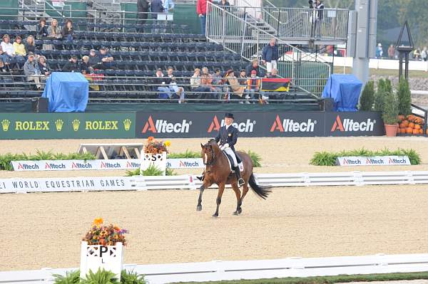 WEG1-9-28-10-DressageGP-5448-DDeRosaPhoto.jpg