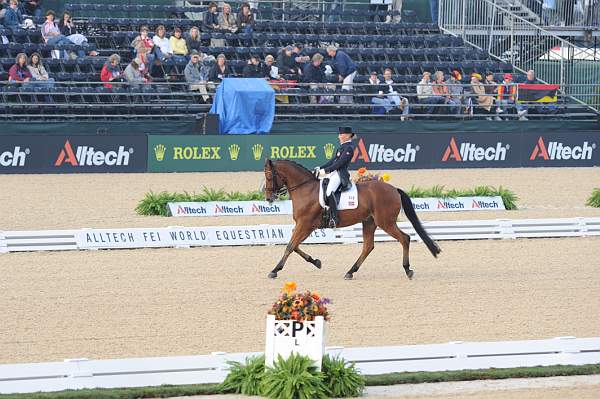 WEG1-9-28-10-DressageGP-5457-DDeRosaPhoto.jpg