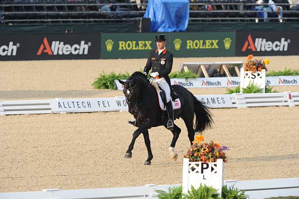 WEG1-9-28-10-DressageGP-5556-DDeRosaPhoto.jpg