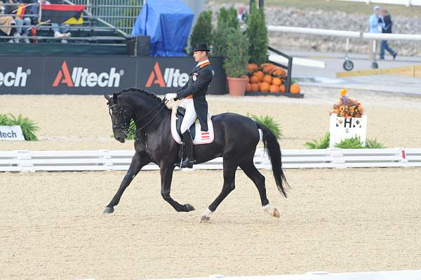 WEG1-9-28-10-DressageGP-5559-DDeRosaPhoto.jpg