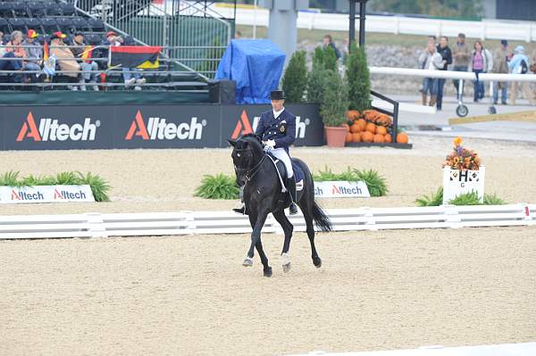 WEG1-9-28-10-DressageGP-5604-DDeRosaPhoto.jpg