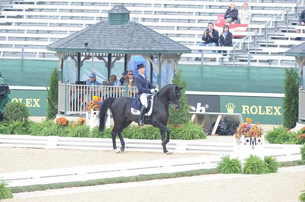 WEG1-9-28-10-DressageGP-5611-DDeRosaPhoto.jpg