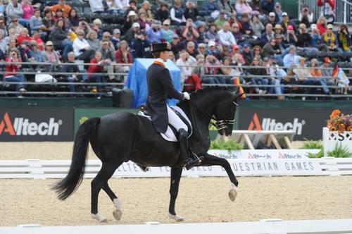 WEG1-9-28-10-DressageGP-6493-EdwardGal-MoorlandsTotilas-DDeRosaPhoto.jpg
