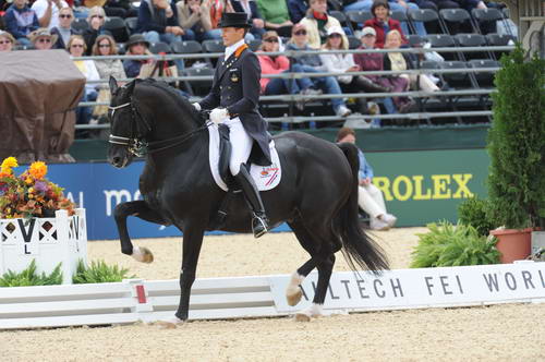 WEG1-9-28-10-DressageGP-6509-EdwardGal-MoorlandsTotilas-DDeRosaPhoto.jpg