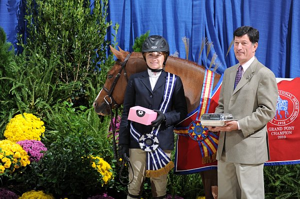 WIHS-BestChRdr-10-31-10-0159-VictoriaColvin-EverLuvin-DDeRosaPhoto.jpg