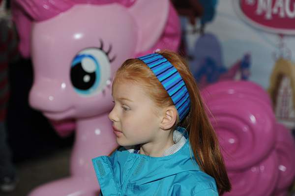 WIHS2-10-30-10-7298-KidsDay-DDeRosaPhoto.jpg