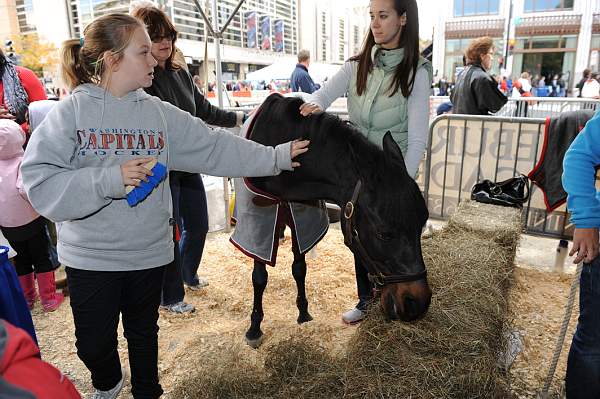 WIHS3-10-30-10-DSC_8240-KidsDay-DDeRosaPhoto.jpg