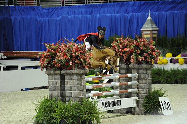 Washingtonian-WIHS2-10-28-10-4873-DDeRosaPhoto.jpg
