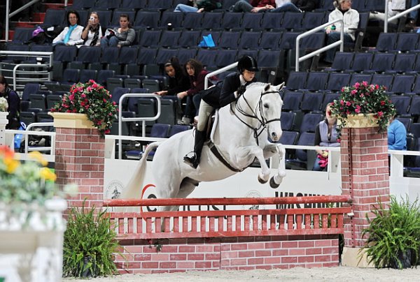 WIHS3-10-31-10-Cl191-RegHtrFinalsHrs-0341-LiveFromNewYork-AnnaAndersen-DDeRosaPhoto.jpg
