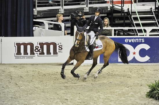 WIHS5-10-29-11-PresCup-1247-Urban-BlytheMarano-DDeRosaPhoto