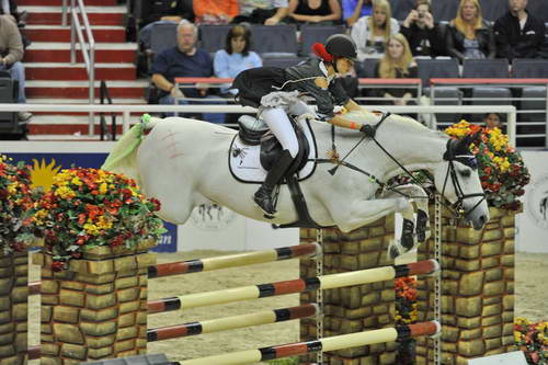 Jumper-Gambler-WIHS3-10-27-11-Cl211-5575-Gucci-EmilieMartinsen-DDeRosaPhoto