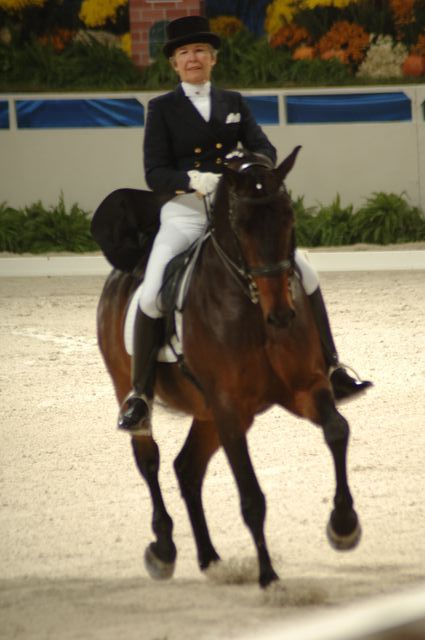 16-WIHS-CathyMorelli-10-28-05-Dressage-DDPhoto.JPG