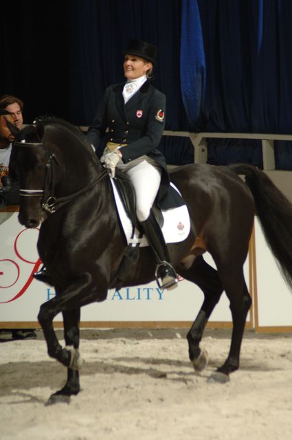 29-WIHS-AshleyHolzer-10-28-05-Dressage-DDPhoto.JPG