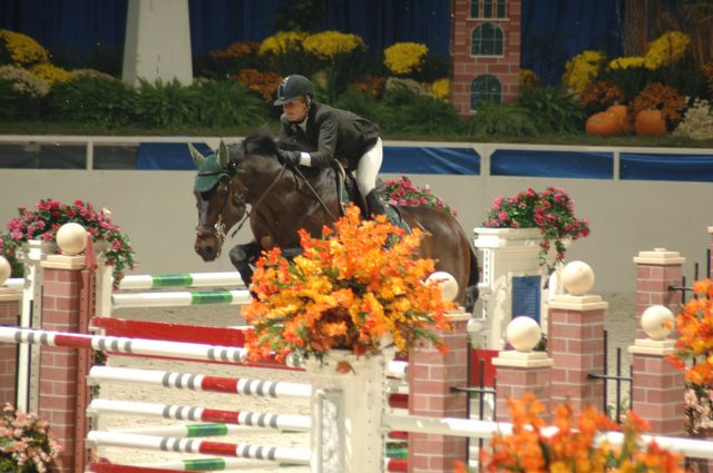 147-WIHS-ElizaShuford-Larentino-10-29-05-DDPhoto.JPG