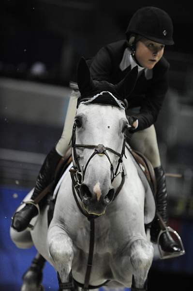 WIHS-10-23-09-DER_6450-SapphiraWade-AmberHenter-JrJprs-DDeRosaPhoto.jpg