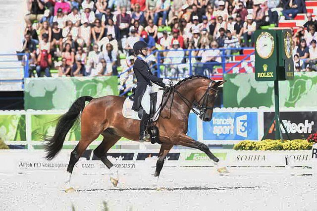 WEG1-Dressage-Freestyle-0006200-LauraGraves-Verdades-USA-DDeRosaPhoto