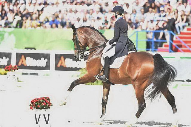 WEG1-Dressage-Freestyle-0006268-LauraGraves-Verdades-USA-DDeRosaPhoto