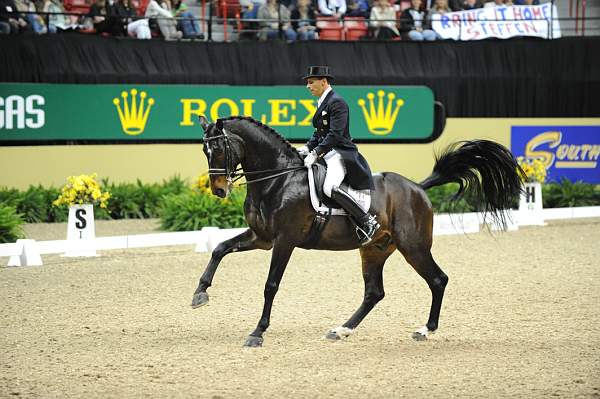 WorldCup-4-16-09-Dressage-764-SteffenPeters-Ravel-DDeRosaPhoto