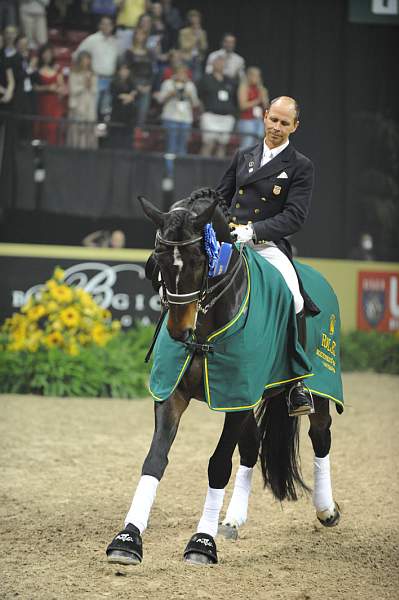 WorldCup-4-18-09-DressageAwardsFinal-693-SteffenPeters-Ravel-DDeRosaPhoto