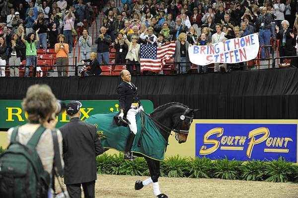 WorldCup-4-16-09-Dressage-1099-Ravel-SteffenPeters-DDeRosaPhoto
